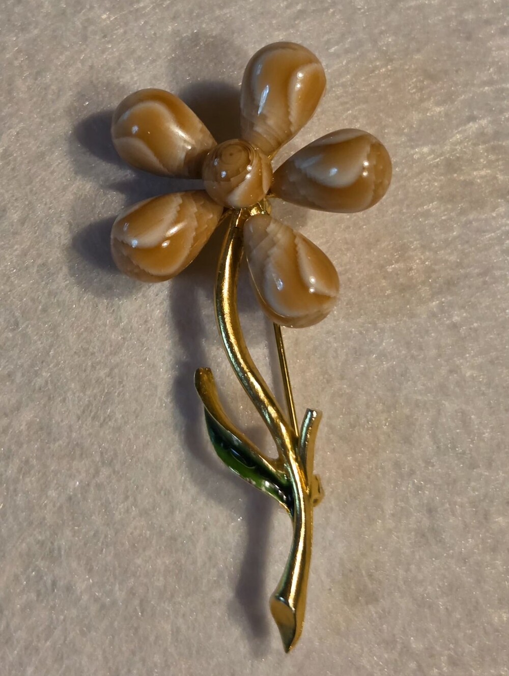 Gold-Tone Beige Marbled Petals Flower Brooch / Pin